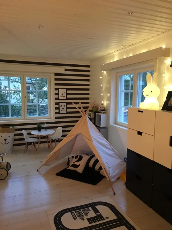 I adore this setup! Stylish playroom by @lindqvist87